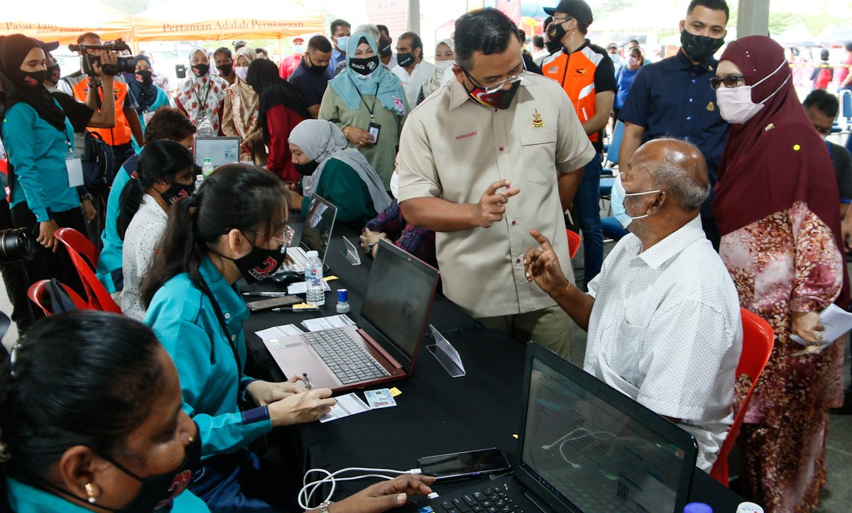 Imunisel to help elderly, Orang Asli groups with Covid-19 vaccine registration 