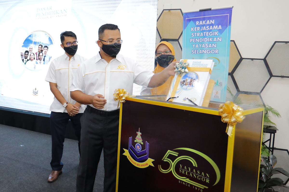 Yayasan Selangor perkenal buku dasar tentu hala tuju pendidikan
