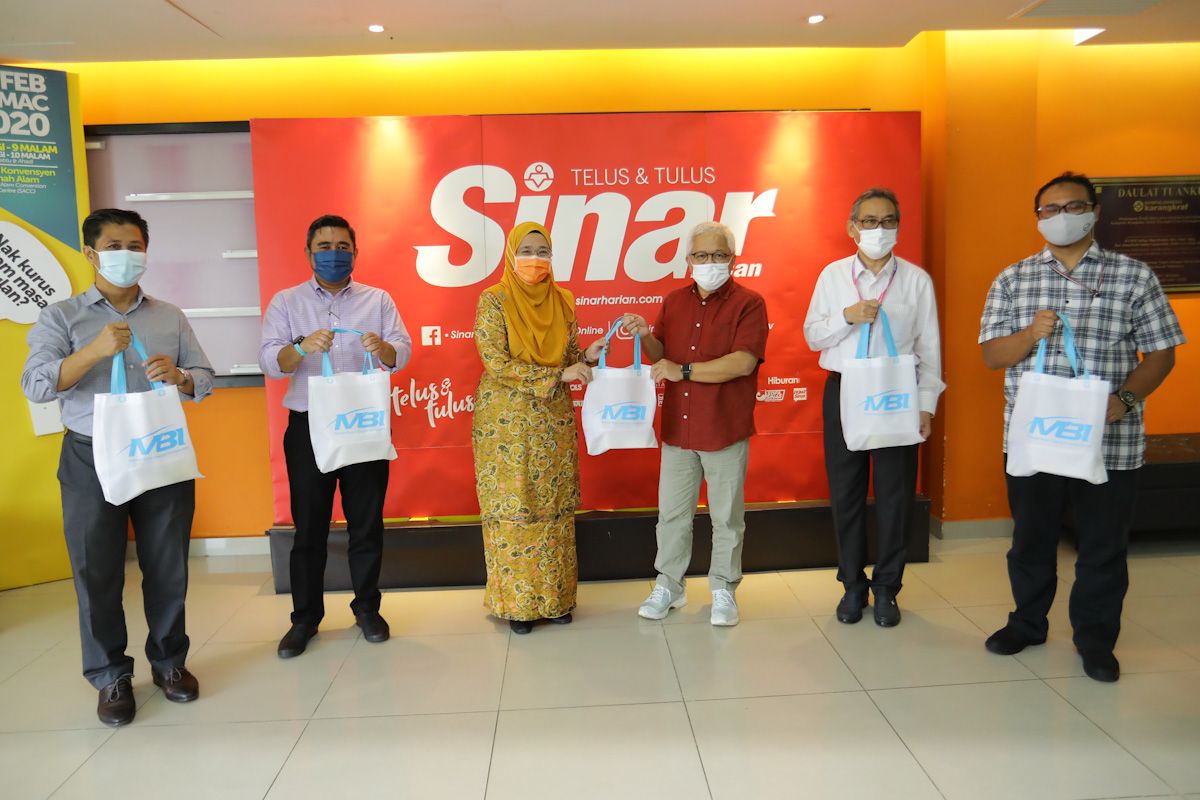 MBI edar 500 juadah berbuka puasa kepada kakitangan Karangkraf