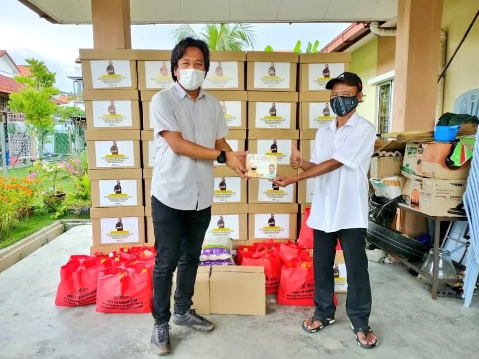 60 keluarga Orang Asli DUN Kota Anggerik terima bantuan makanan