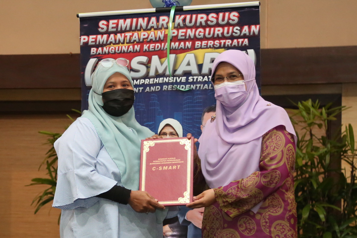 Selangor teliti pendekatan bayaran kos selenggara rumah strata