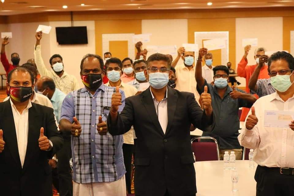 சிலாங்கூரிலுள்ள 63 ஆலயங்களுக்கு வெ. 630,000 மானியம்- கணபதிராவ் வழங்கினார்