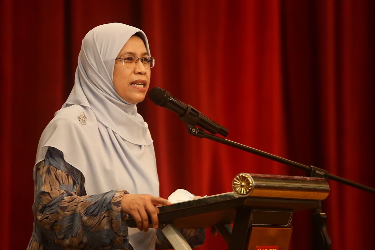 Lebih 3,000 pemandu teksi, bas sekolah terima bantuan makanan