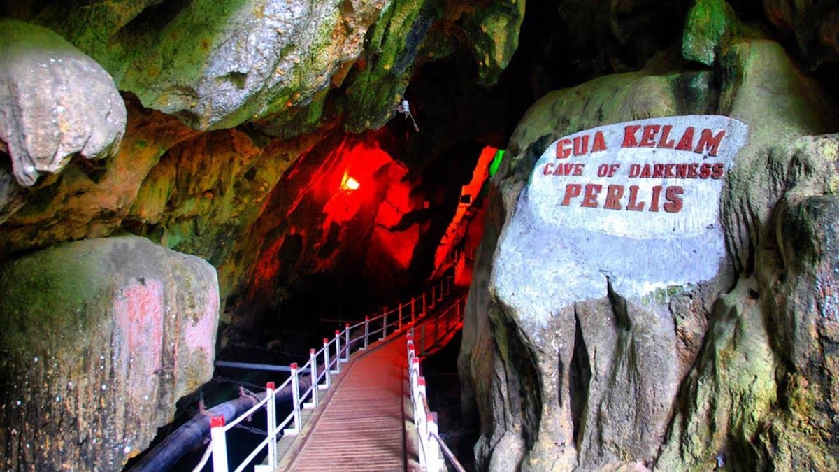 14 hikers rescued after getting lost in Perlis cave
