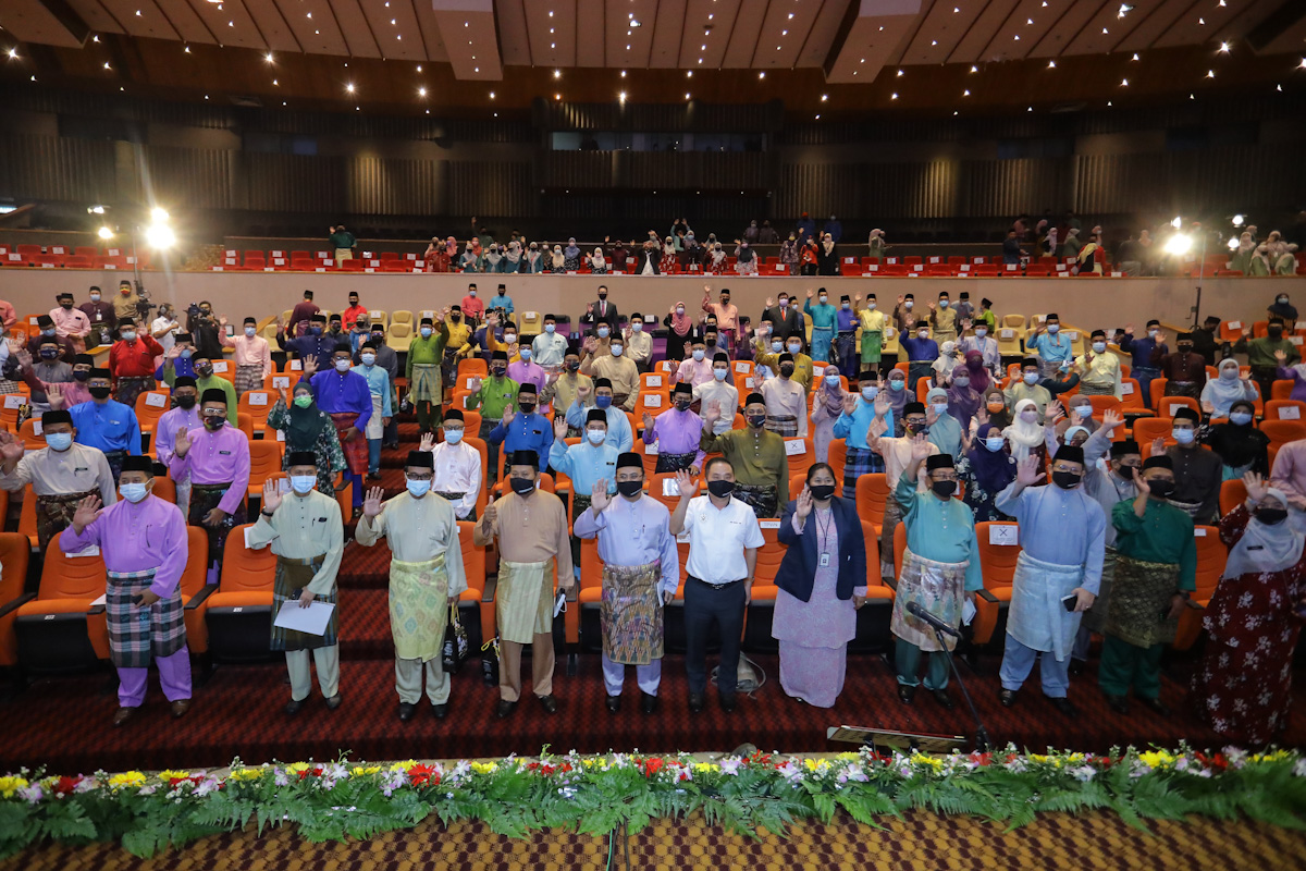 MB umum bantuan khas kewangan setengah bulan gaji