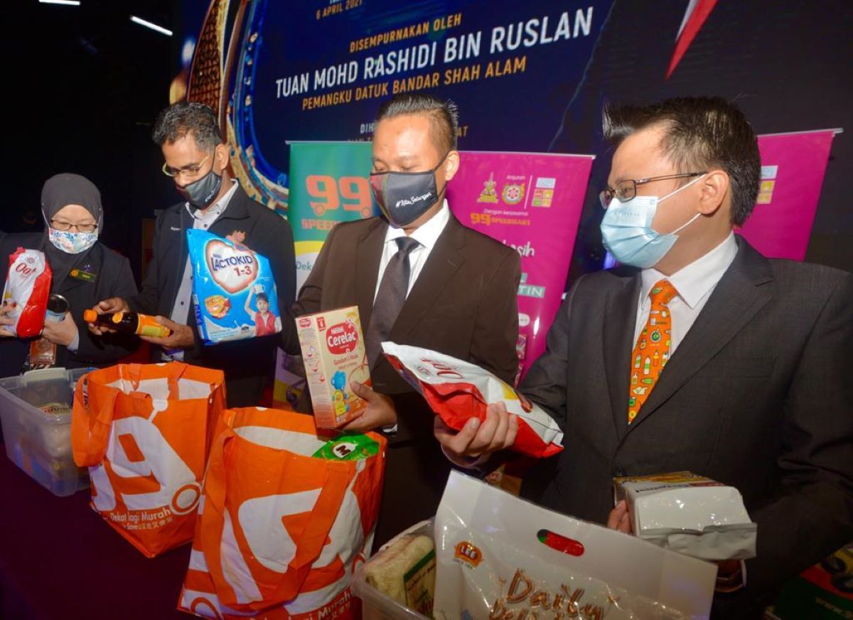 MBSA food basket programme benefits nearly 2,000 B40 families