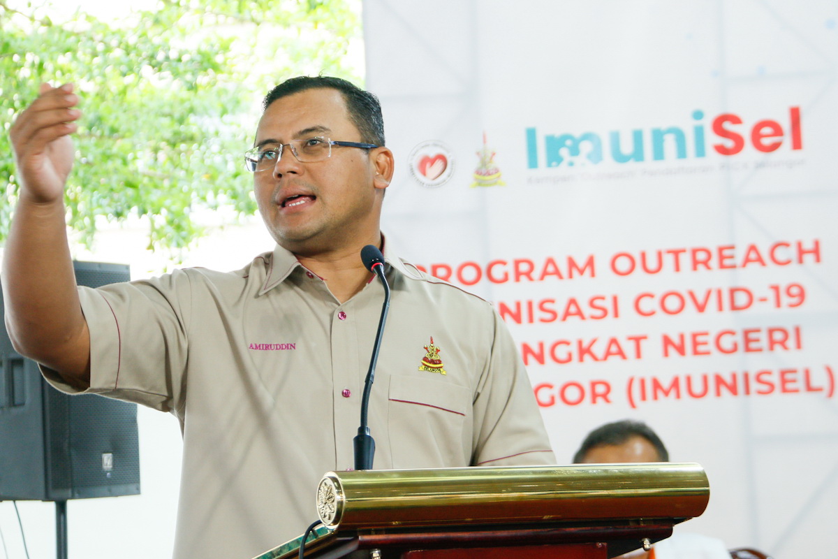 Set an example, register for Covid-19 shot, MB told civil servants