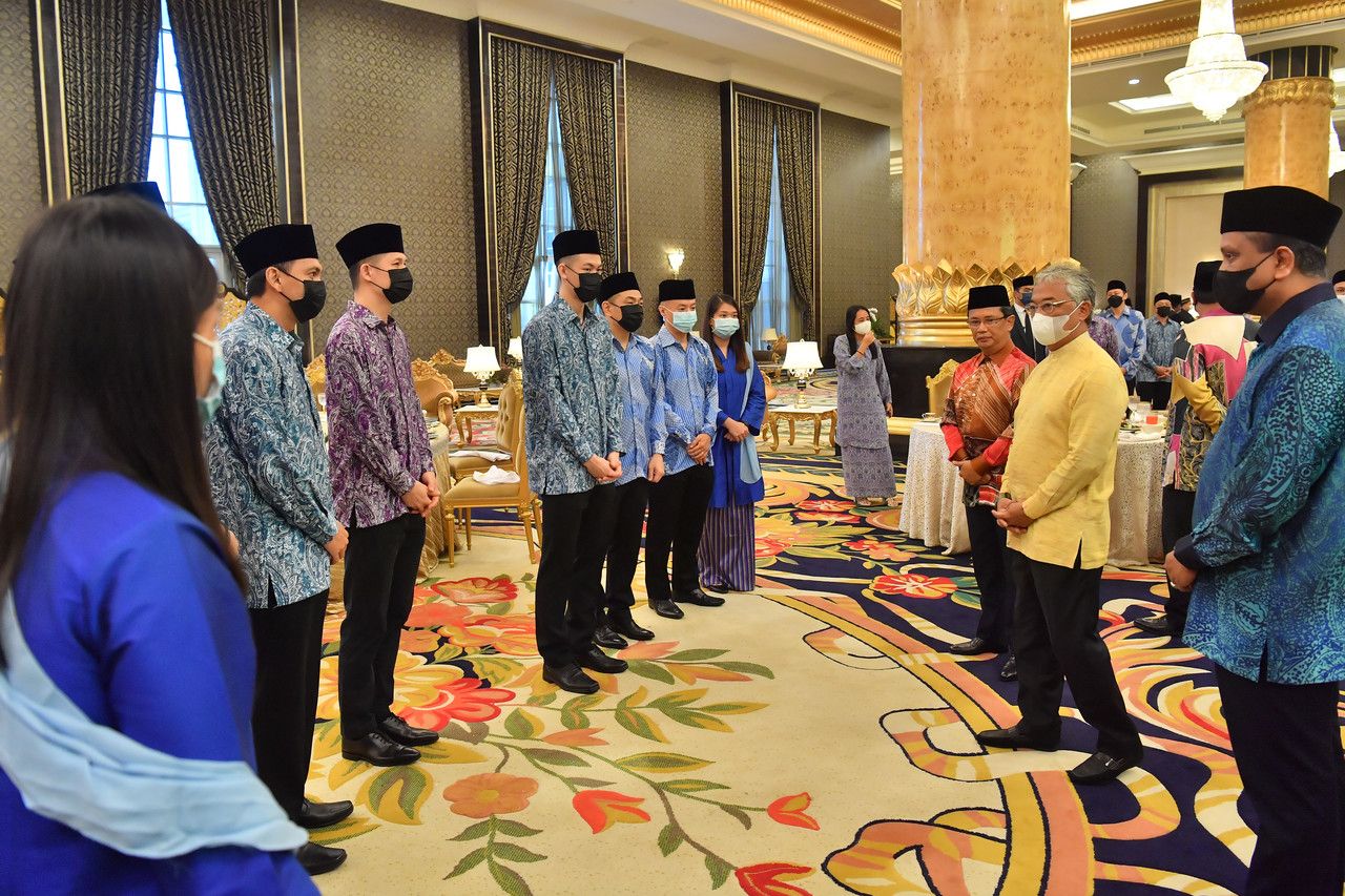 Agong zahir rasa bangga kejayaan pemain muda badminton negara