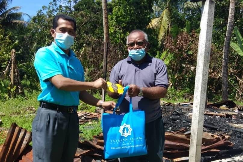 Yide hulur bantuan kepada warga emas terlibat kebakaran