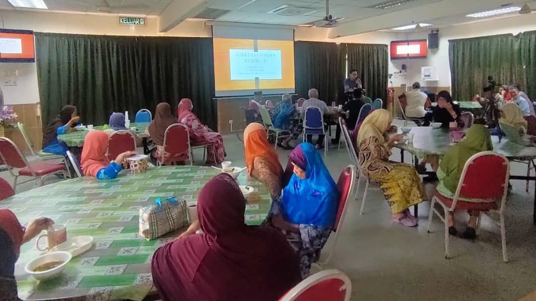 40 warga emas diberi taklimat vaksin Covid-19