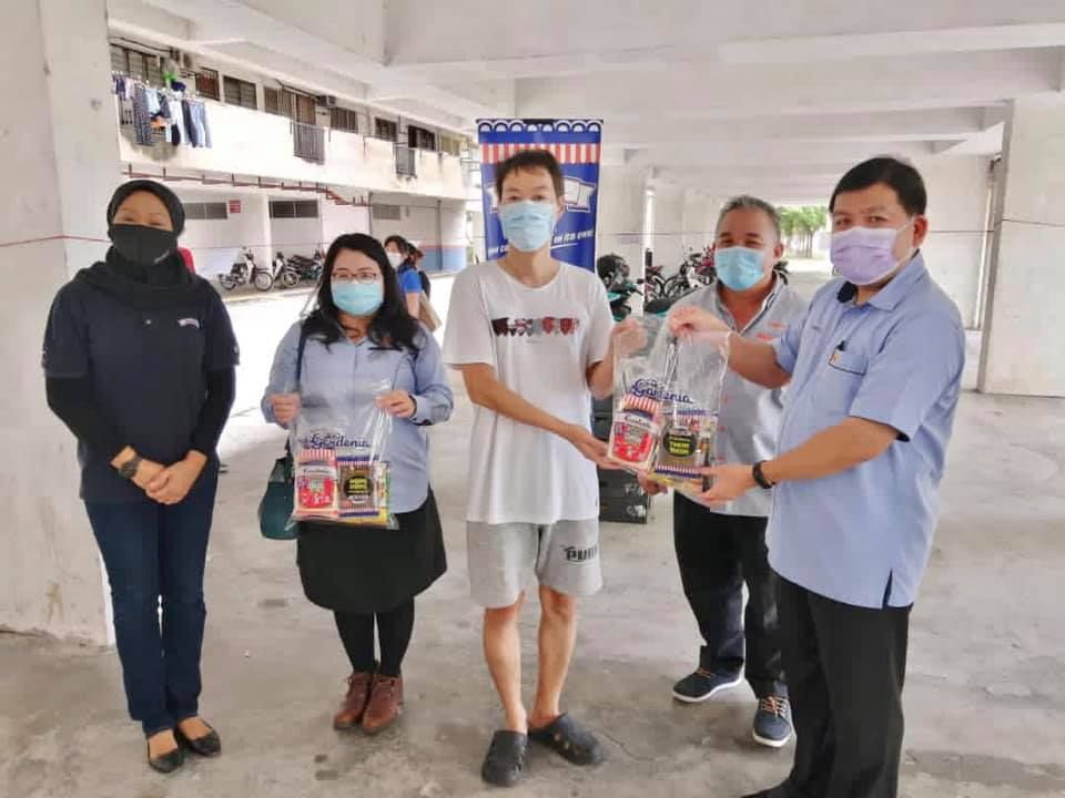 雪州希盟议员送暖活动不停歇 确保低下层获温饱