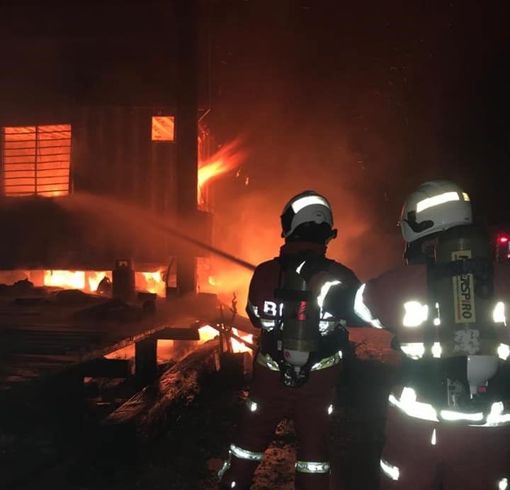 适耕庄鱼寮昨晚失火 无人伤亡