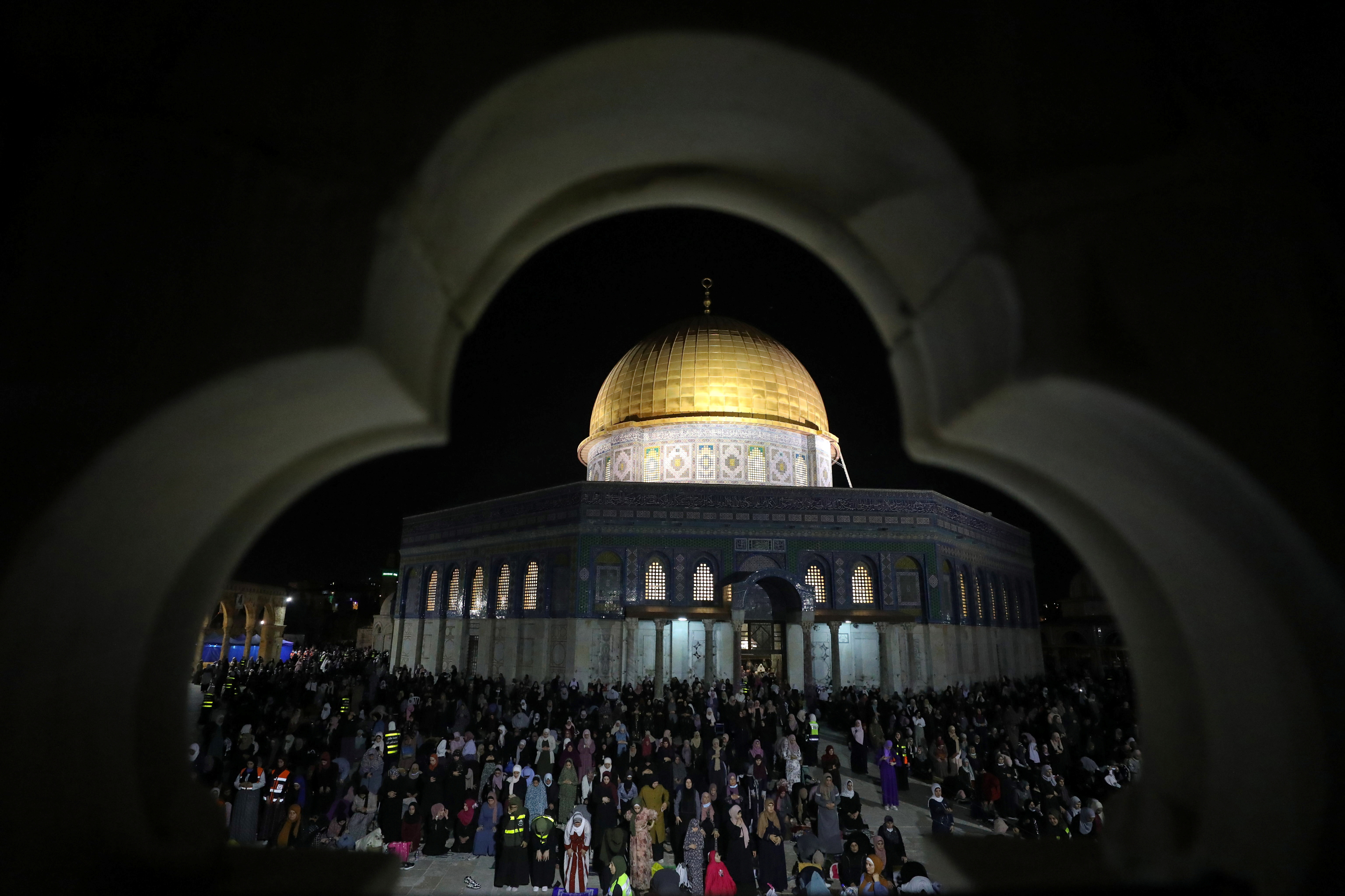 Israel imposes age restrictions on Palestinian males for Friday prayers at Al-Aqsa mosque