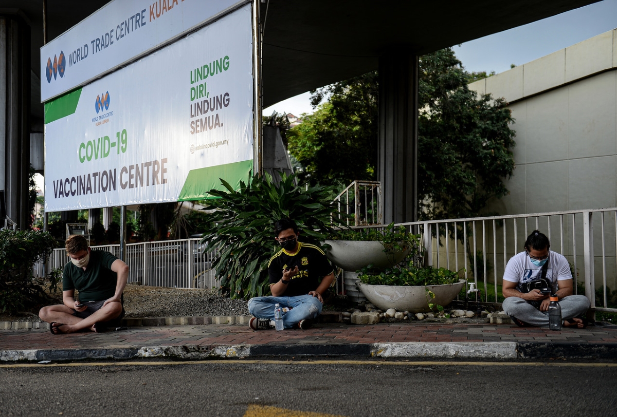 Tightened SOPs at mega vaccination centres to reduce infection risks