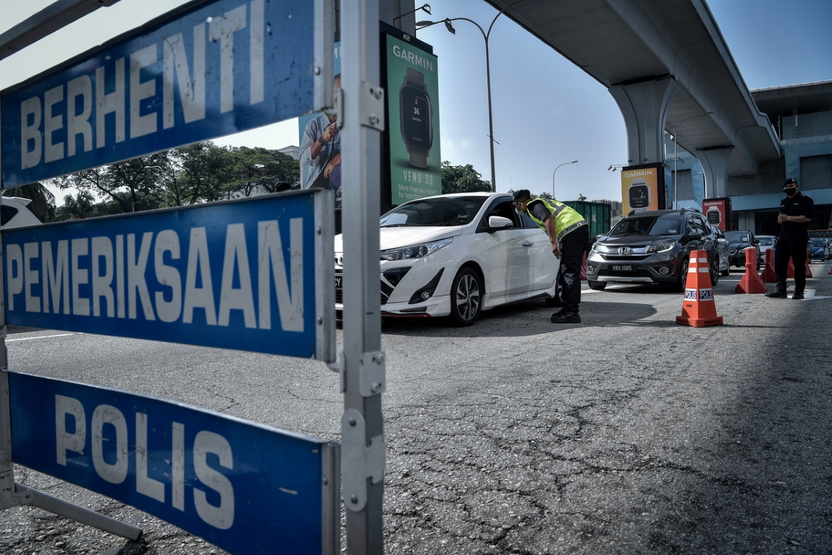 30 men arrested for various traffic offences since Friday