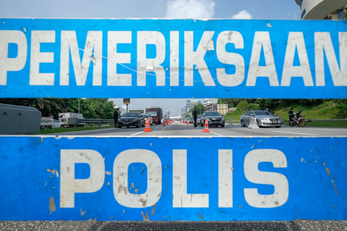 Police mount roadblocks at strategic locations nationwide