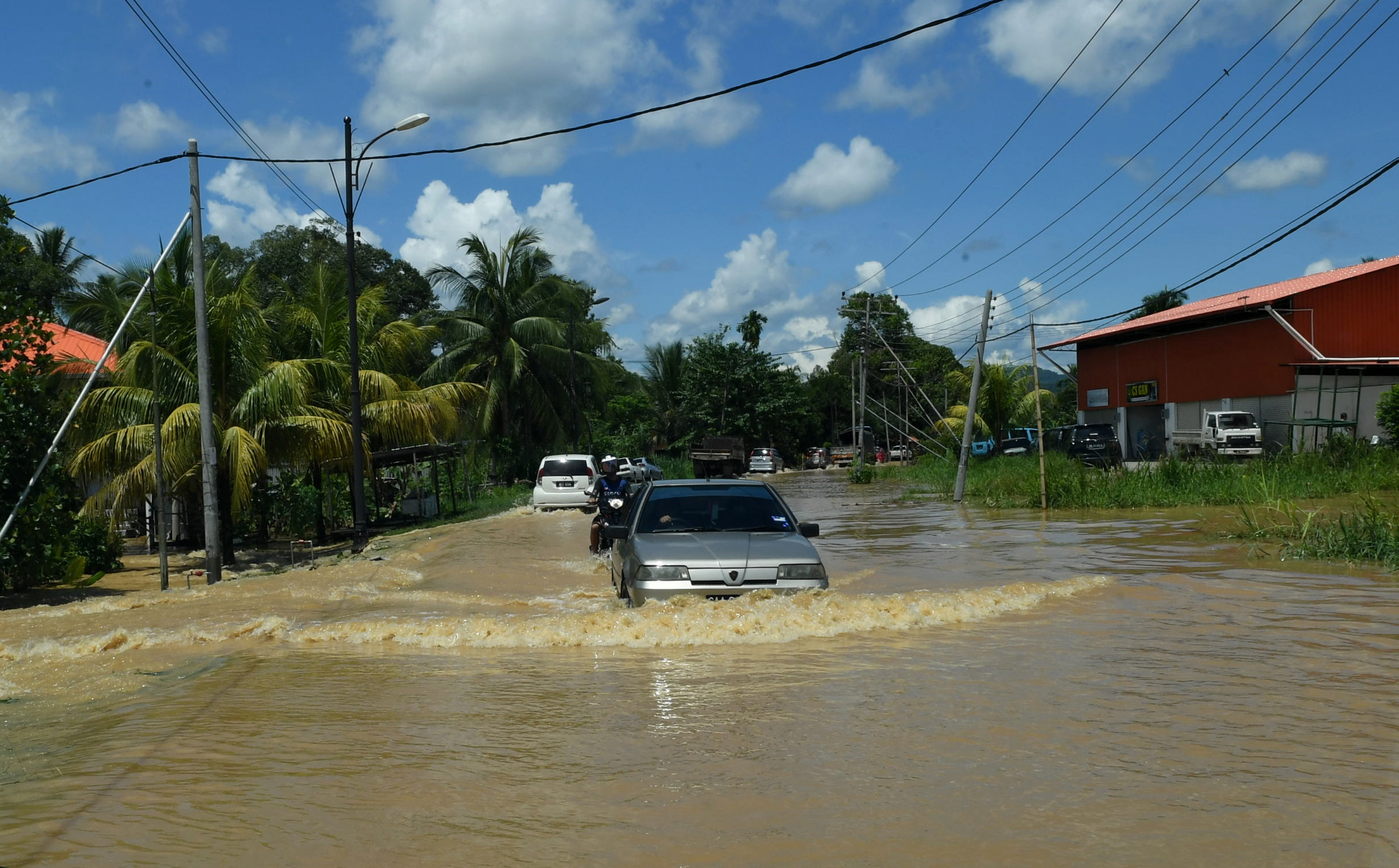 Jumlah mangsa banjir meningkat di Sabah, Sarawak