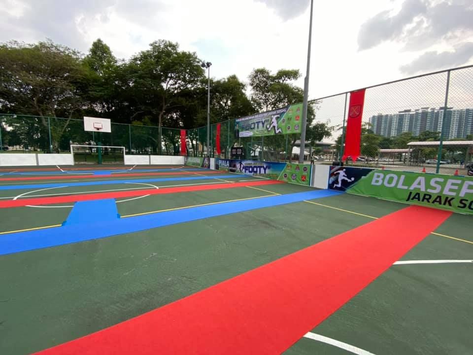 Ken Barnes perkenal sukan bola sepak tanpa sentuhan fizikal