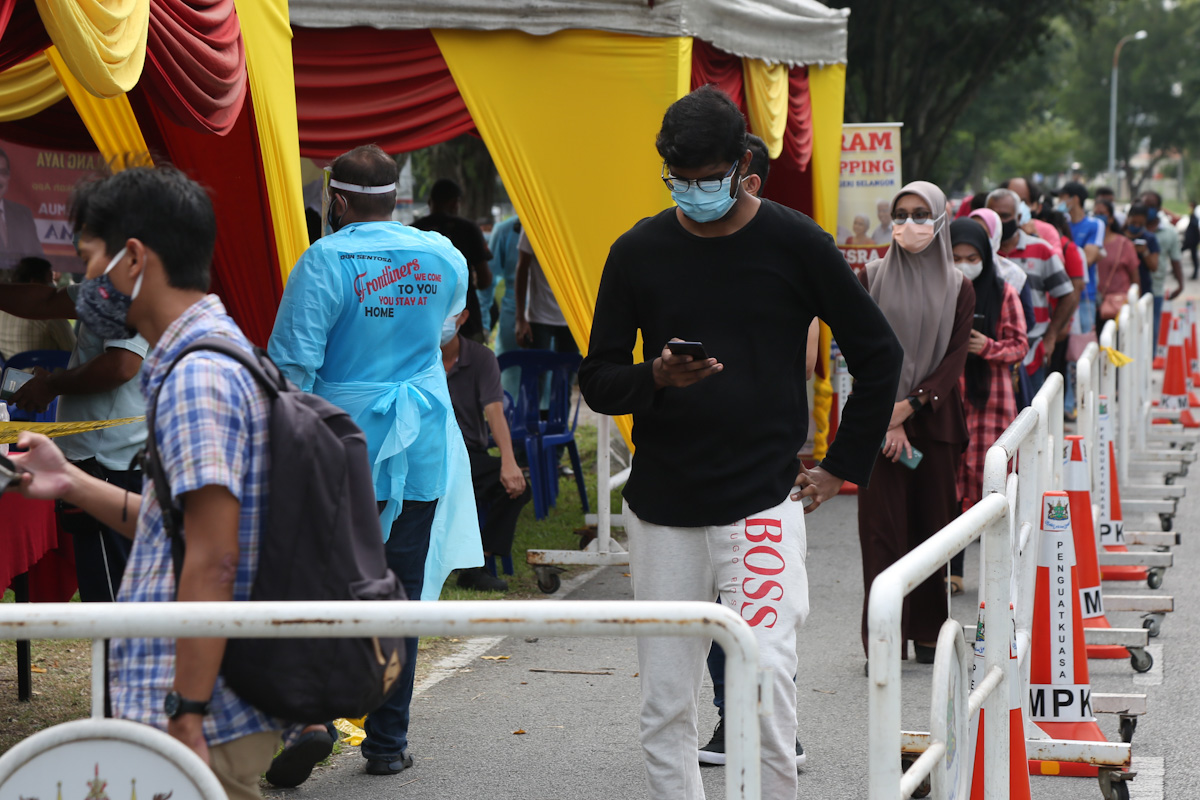 Lebih 1,200 individu jalani saringan di DUN Sentosa