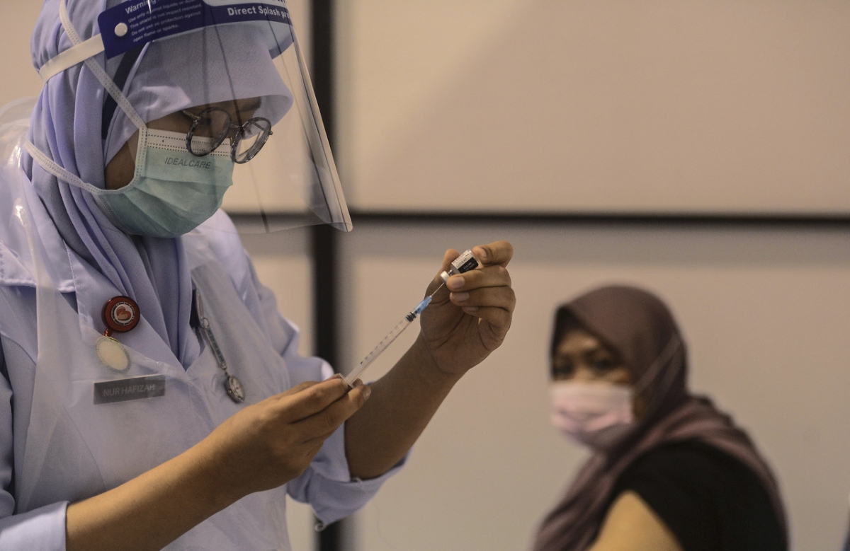 Fake news, not checking MySejahtera app among reasons for missed vaccine appointments in Pahang