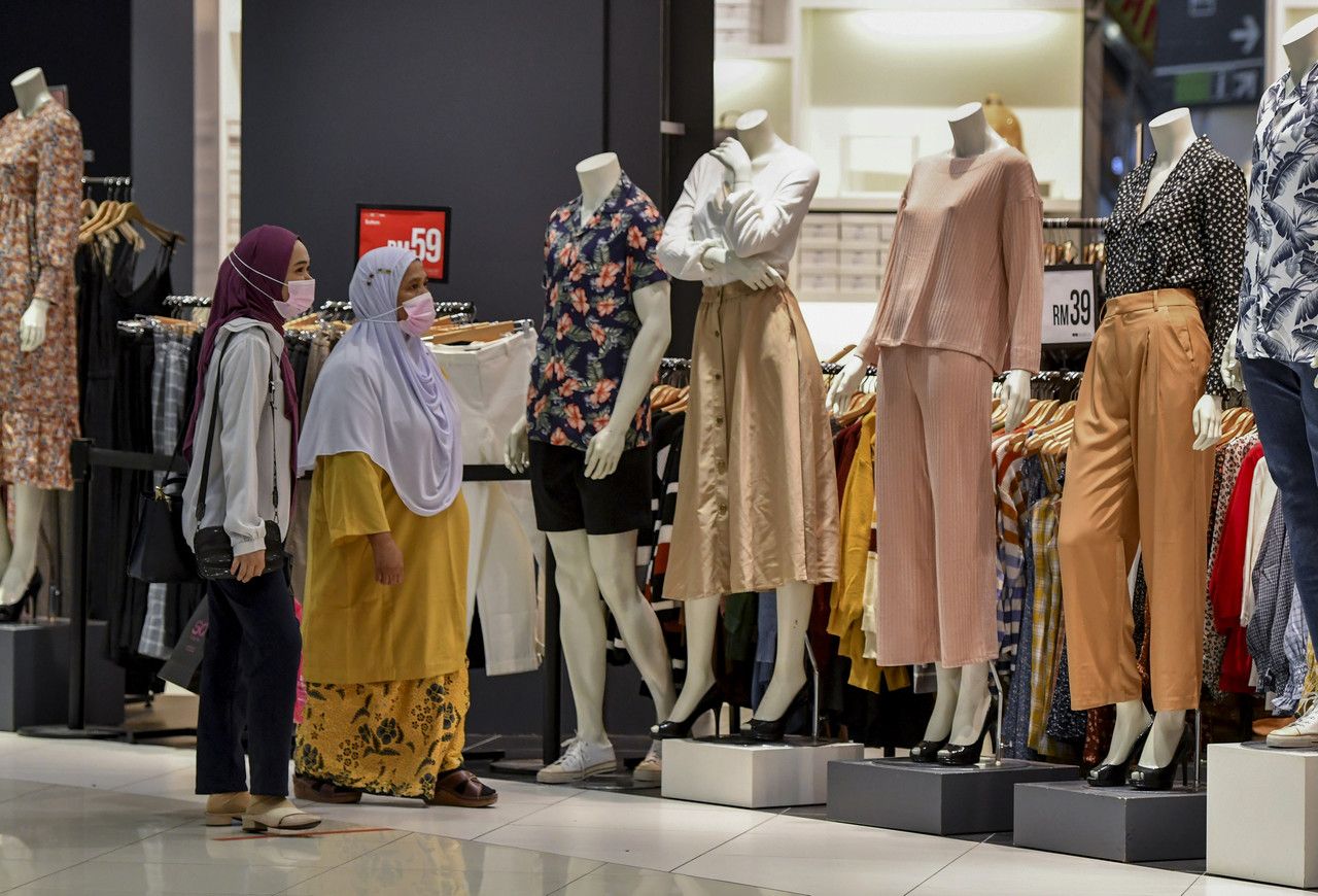 PKP: Penduduk Malaysia tetap bersemangat buat persiapan raya