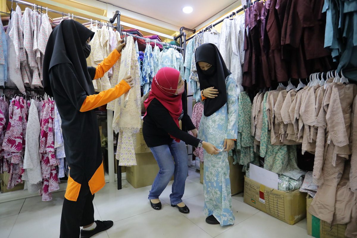 KDEBWM rai 94 anak yatim, asnaf beli baju raya