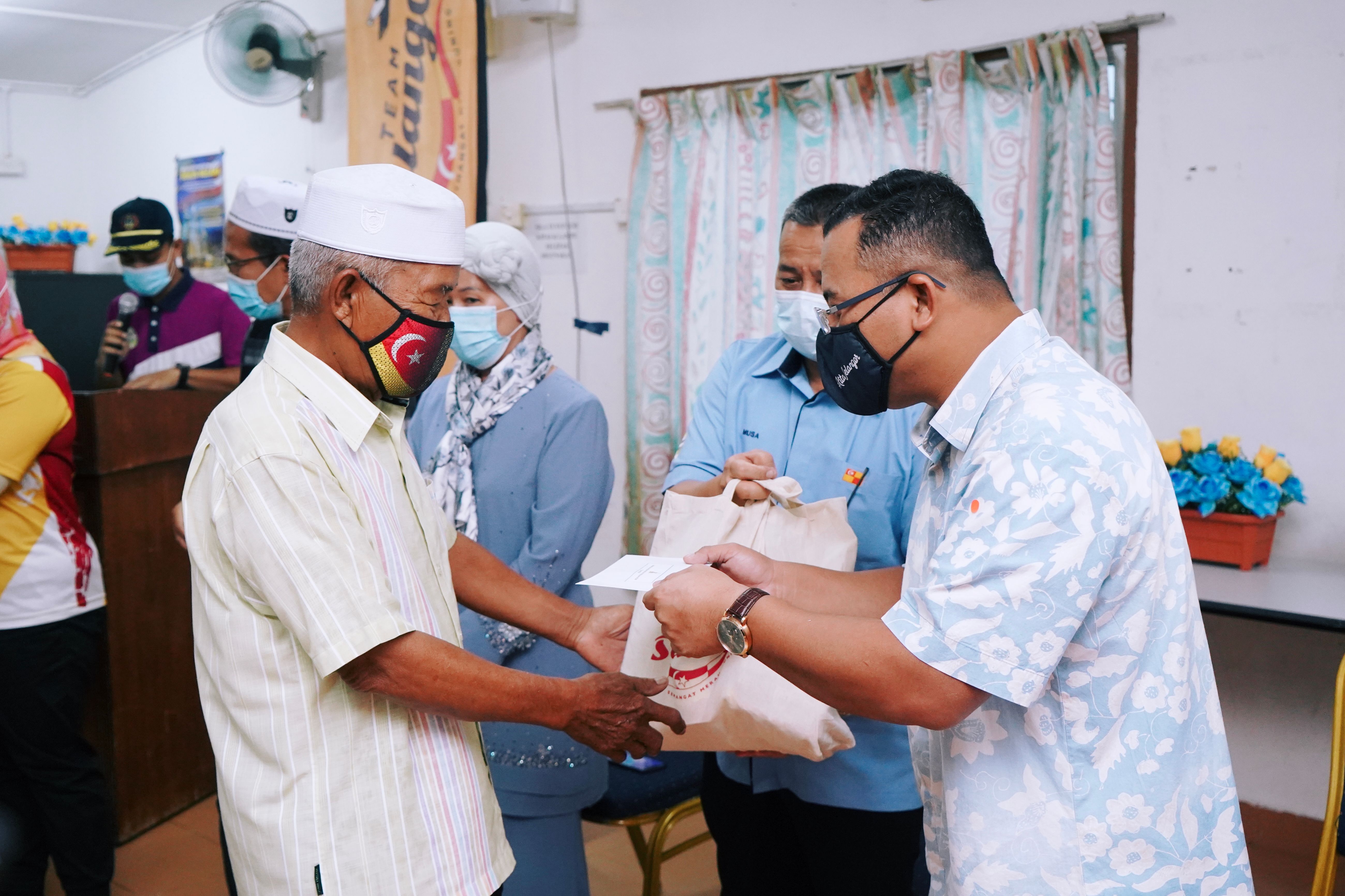 Mangsa ribut Kampung Kalumpang terima bantuan segera