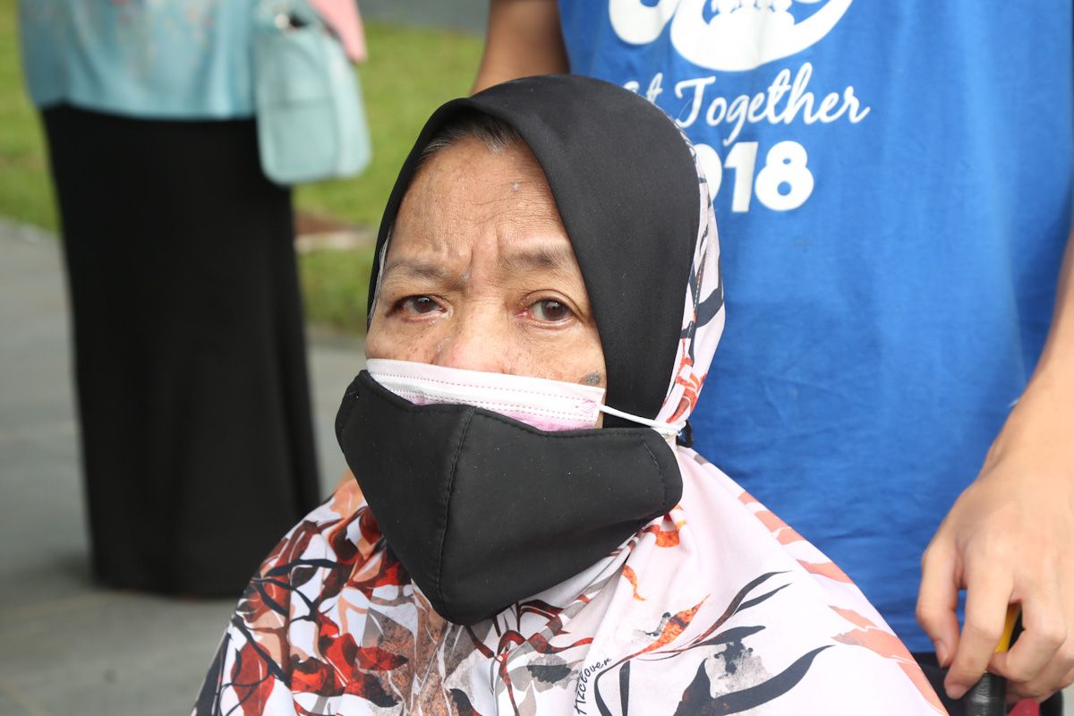 Cucu manfaat cuti bawa nenek 72 tahun ke saringan percuma
