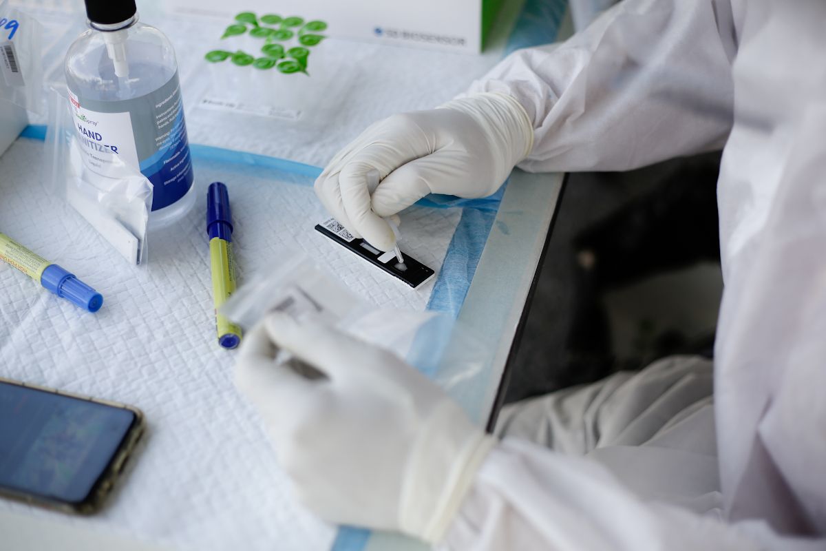 4985冠病患者痊愈 今增36宗境外输入