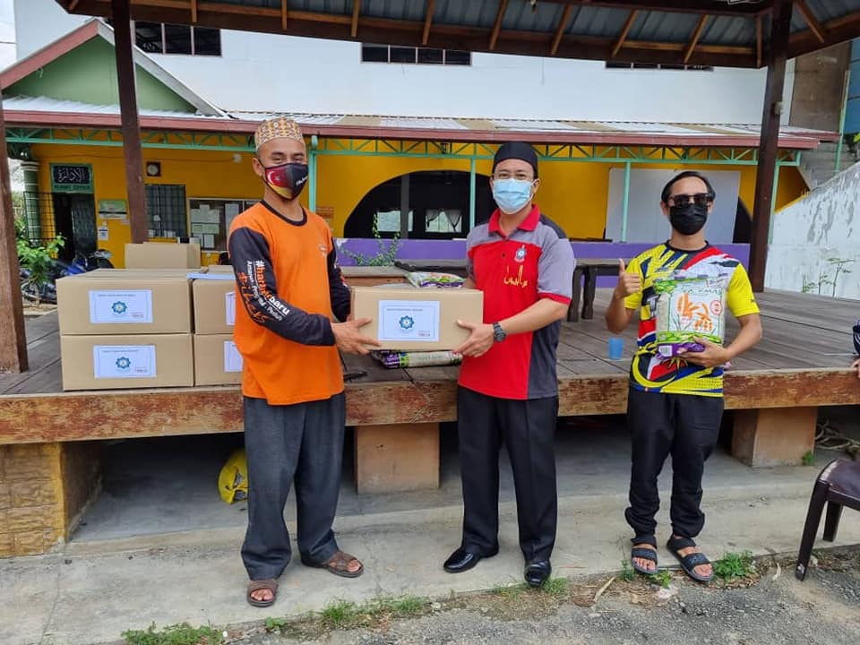 Serahan bantuan makanan kepada keluarga terjejas PKP selesai Ogos