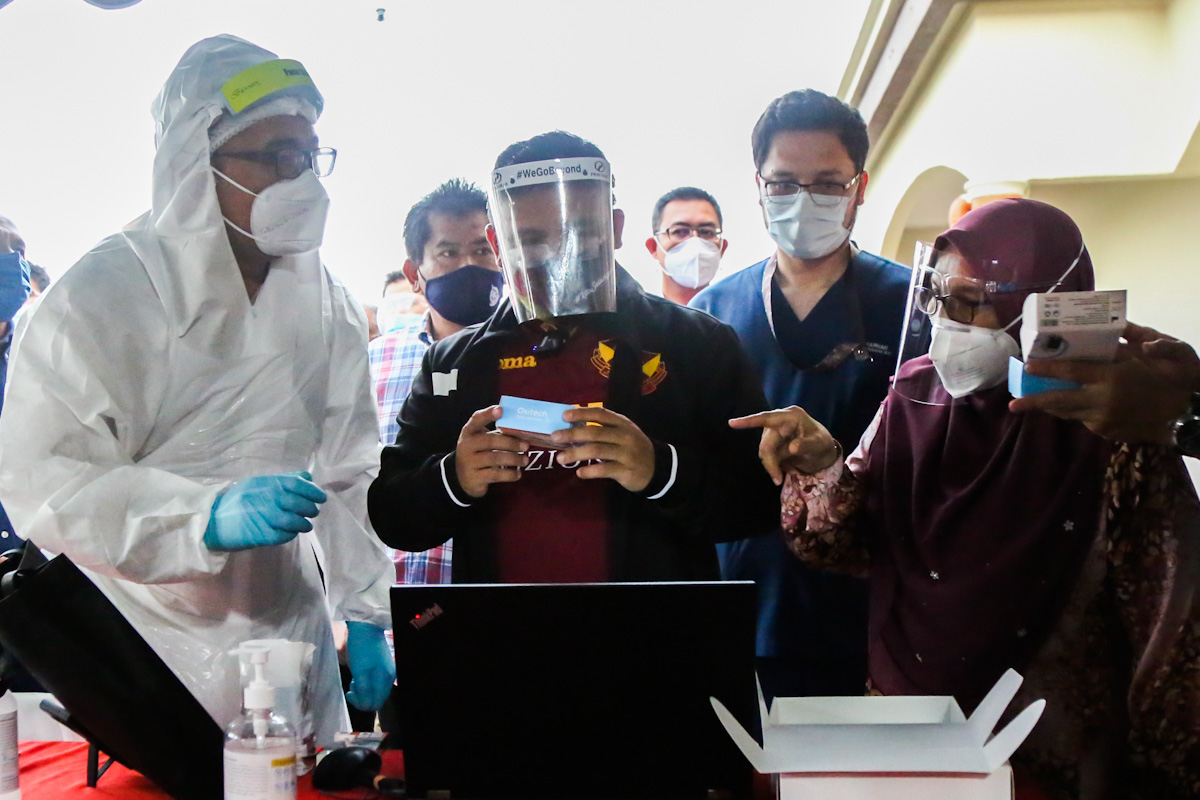 Another 7,000 oximeters to be provided to Selangor CACs