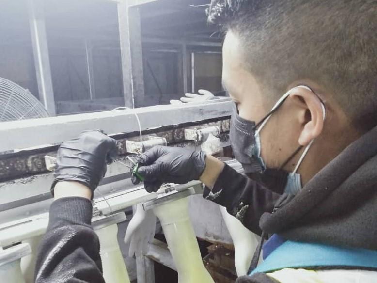 Kilang sarung tangan getah cemar longkang awam ditutup