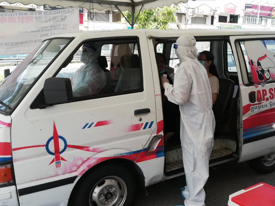 欧阳捍华再增义工队 载送确诊者密切接触者到医院