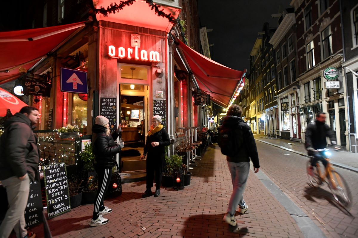 Dutch to ditch most facemasks rules as Covid cases fall