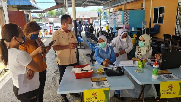 适耕庄诊所每日仅接种36人 黄瑞林促适耕庄设大型中心.方便长者及加速接种