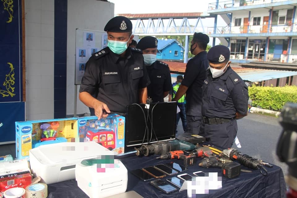 Polis tumpas sindiket edar dadah guna khidmat kurier