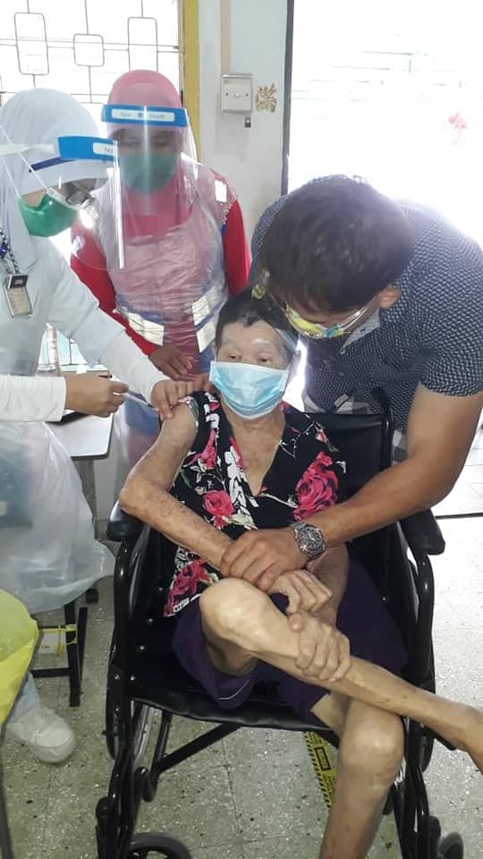 上门为长者及残疾者接种  雪大臣：郊区弱势群优先