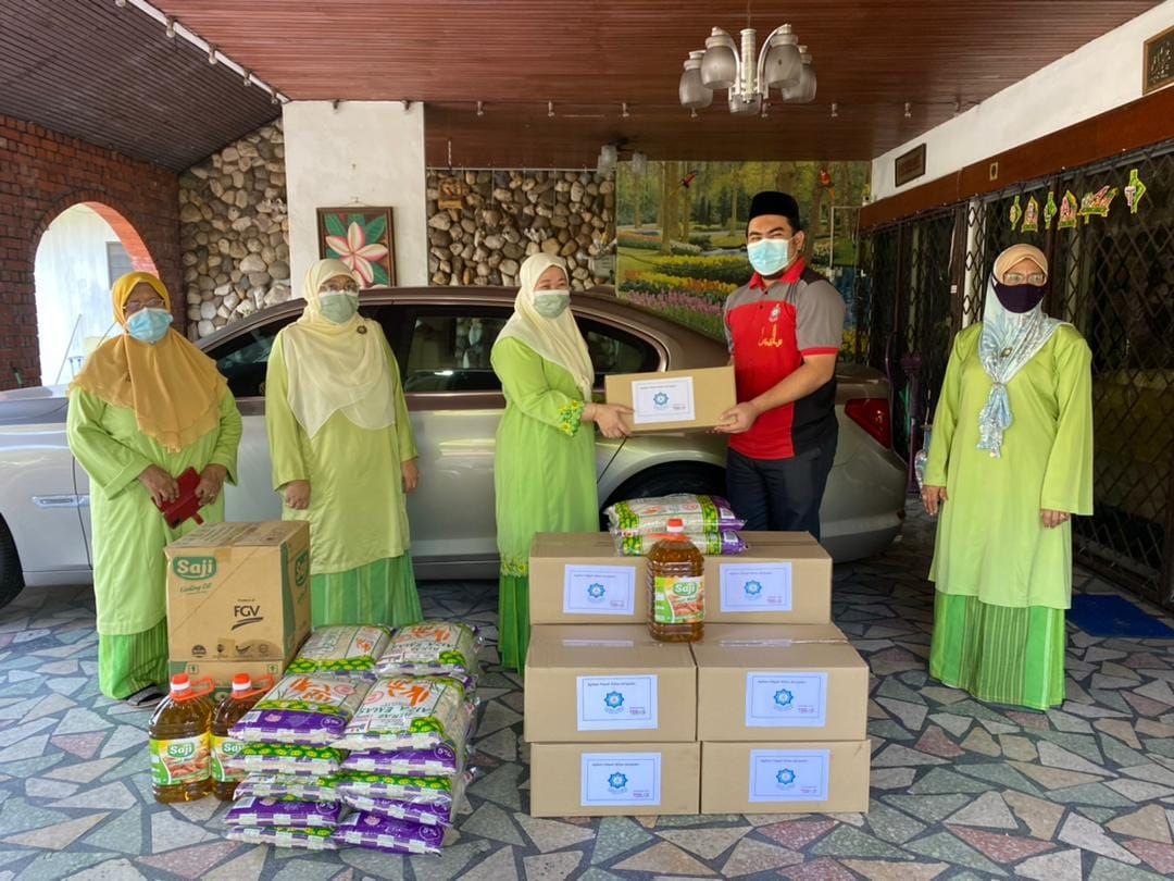 Mais salur bantuan kepada golongan susah di Shah Alam, Klang