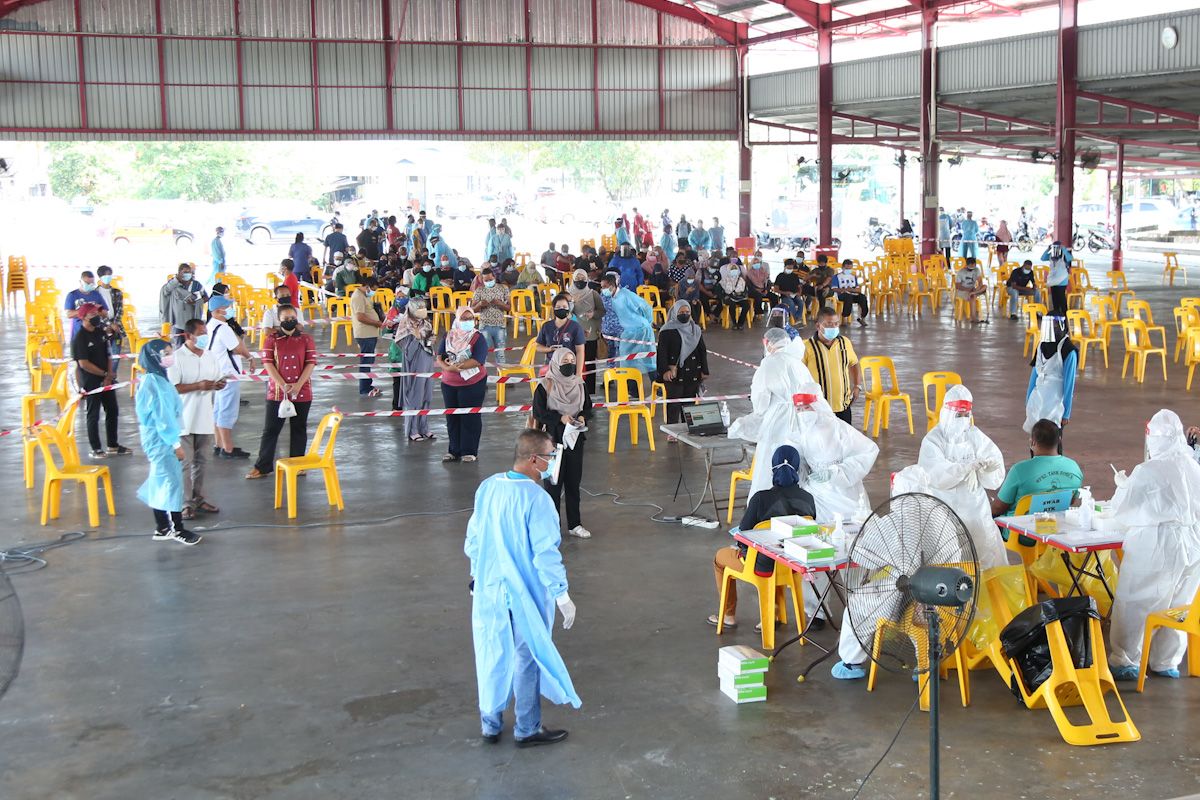 Warga emas hadir Saringan Komuniti, mahu pasti diri bebas Covid-19