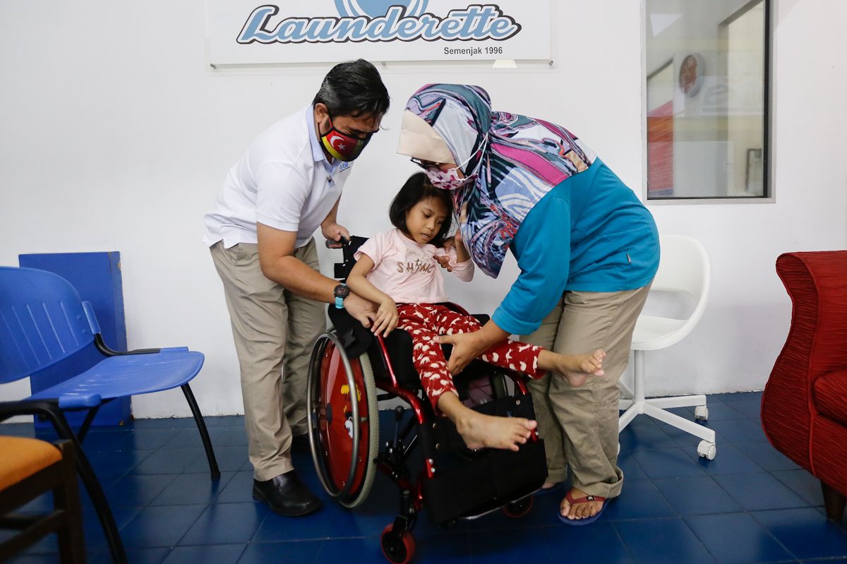 MBI tempah kerusi roda untuk kanak-kanak alami masalah saraf