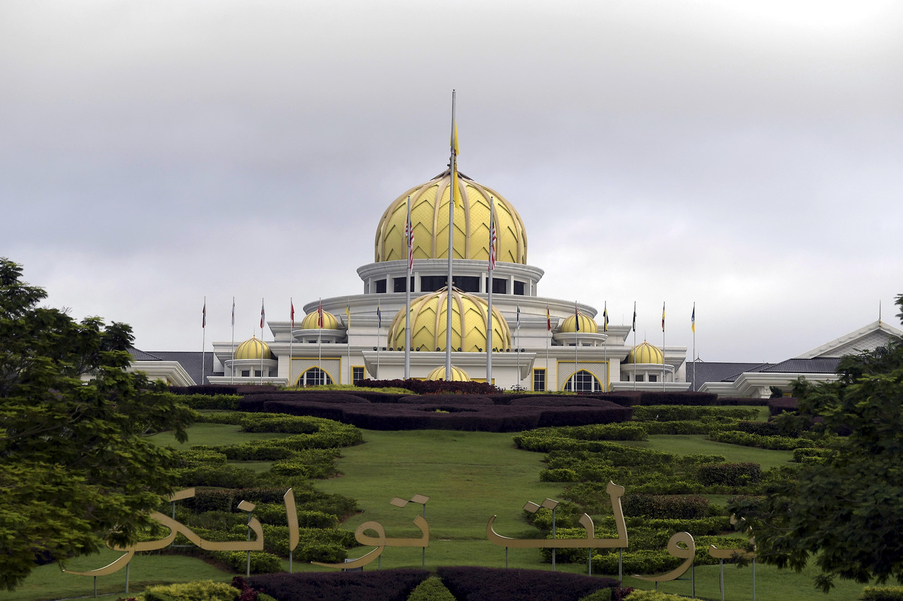 Umno setuju bentuk kerajaan perpaduan seperti titah Agong