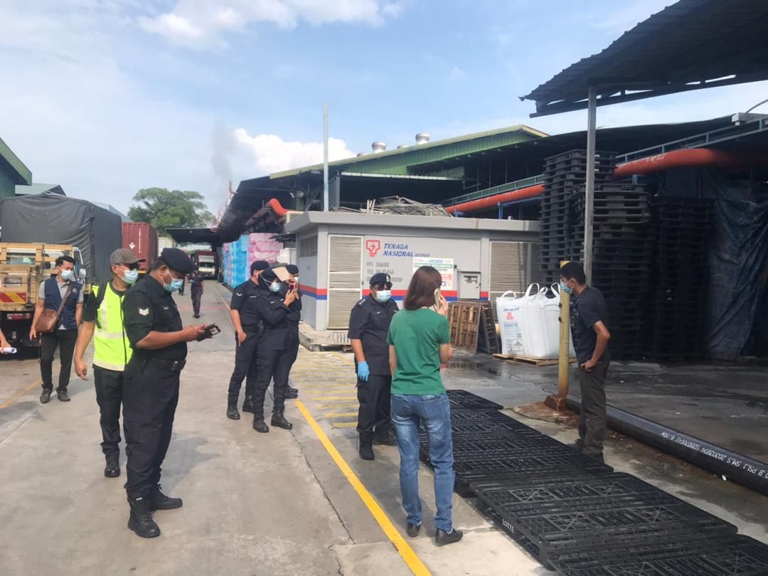 Pemilik kilang dikompaun pekerja lebih had, tiada penyukat suhu