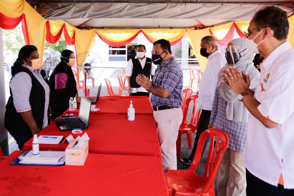 雪大臣批太多公司允营运 忧全面封锁恐徒劳无功