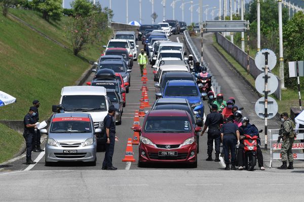 冠病活跃病例增6% 解除跨州禁令促疫情升温