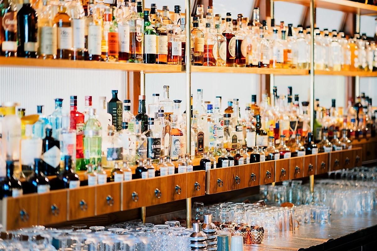 Premises selling only liquor not allowed to open during lockdown