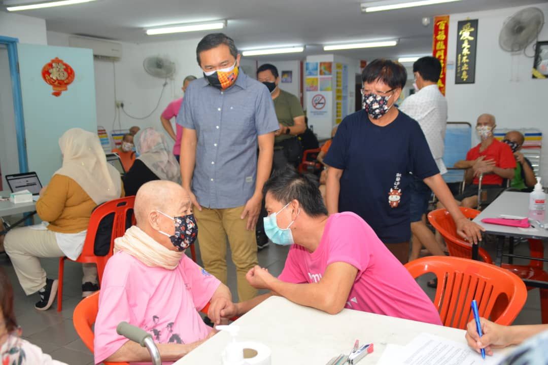 灵卫生局派员登门 为得胜之家长者．职员．义工114人接种