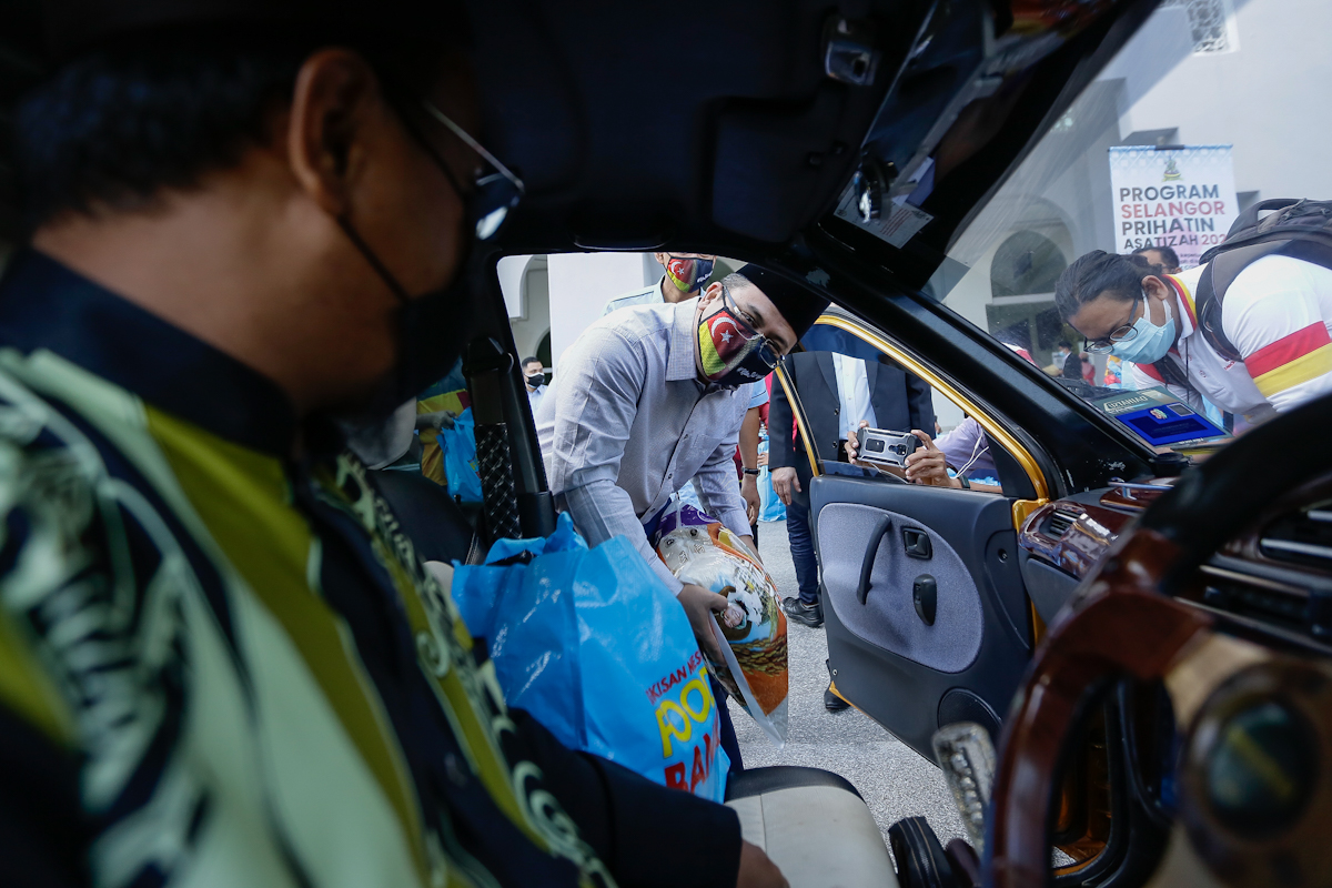 PKP penuh: Tenaga pengajar agama lega dapat bantuan makanan