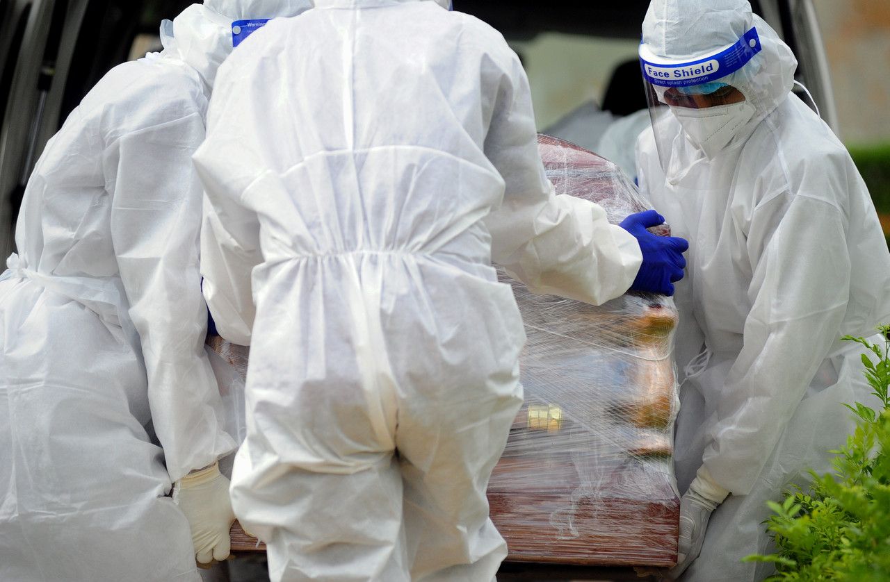 冠病确诊昨增2720病例.雪989 死亡人数报3