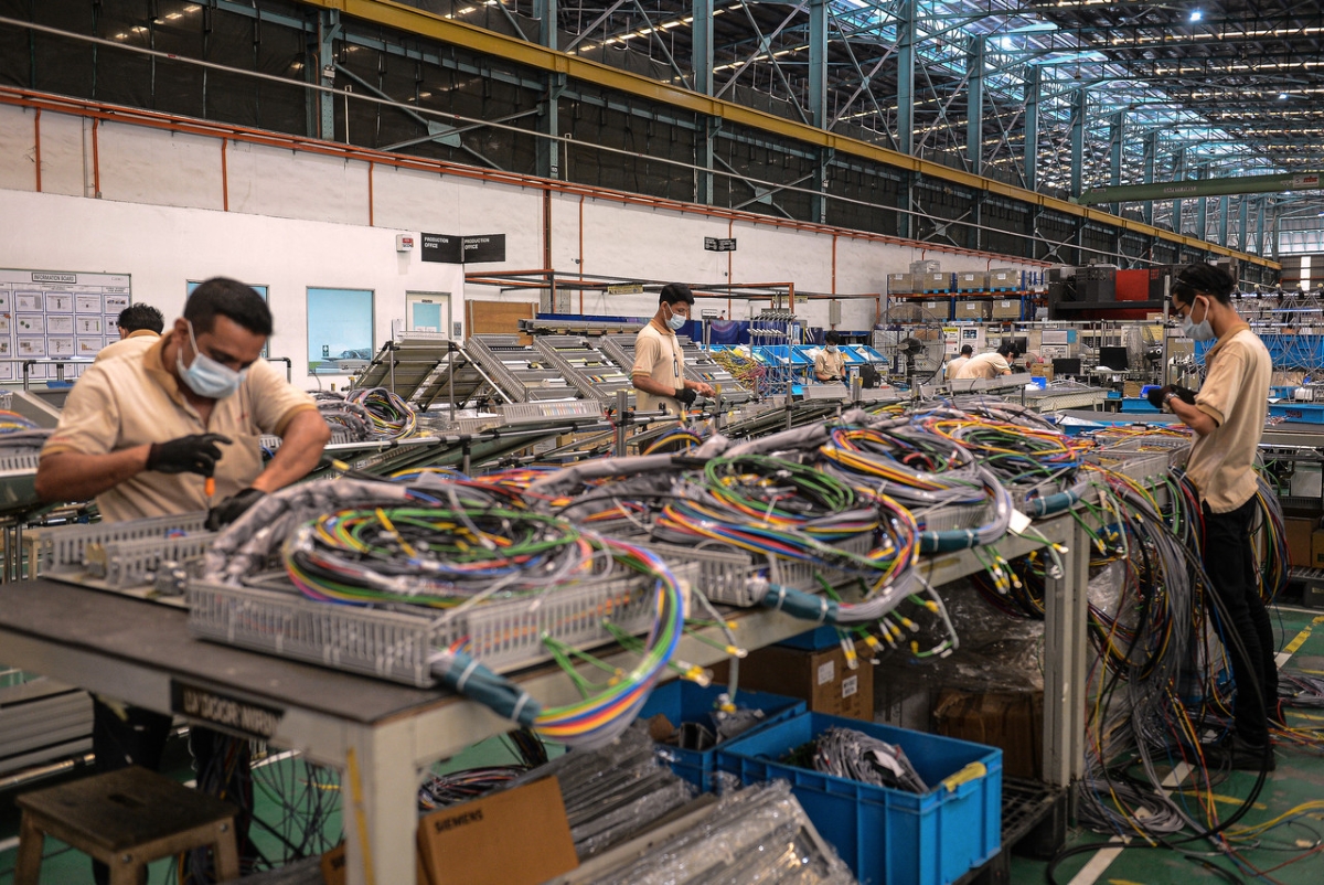 DOSM: Manufacturing sales value declined to RM145 bln in April