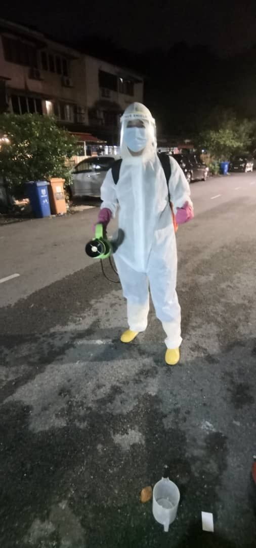 妻确诊死亡．女在治疗  为夫者涕不成声